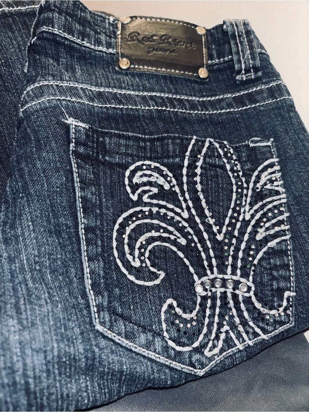 Red Rivet Jeans Women Size 3 With Rhinestones Dark Blue Denim